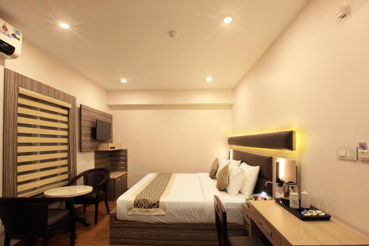 Hotel Kings Empire Kochi ภายนอก รูปภาพ